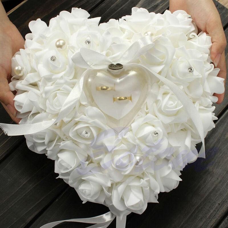 Ring Bearer Pillow - 結婚式のアイボリーサテンのクリスタルリングの角の枕クッションリング枕