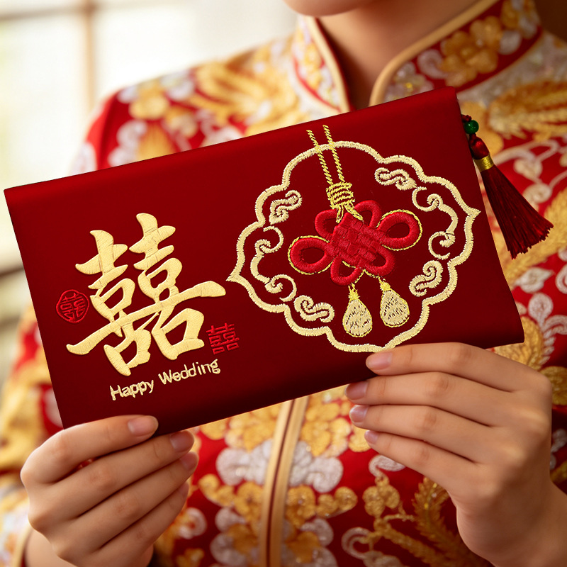 高級刺繍生地の結婚式用赤い封筒：婚約式用の豪華な赤い封筒と1 - Wedding Envelopes のレビューと価格